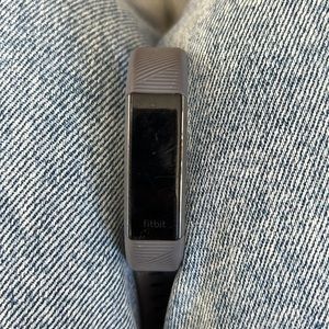 Alta HR Fitbit w/ Charger